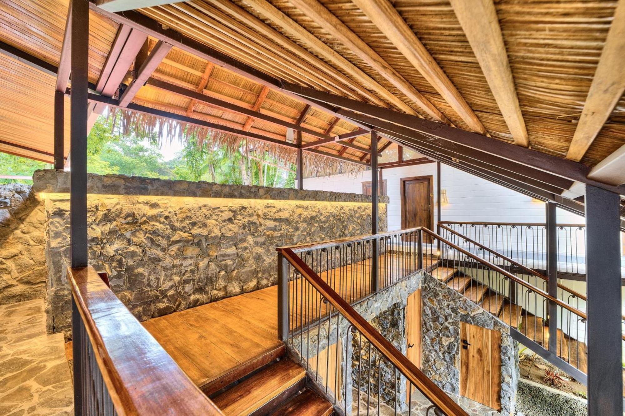 Conga Boutique Hotel Puerto Viejo de Talamanca Экстерьер фото