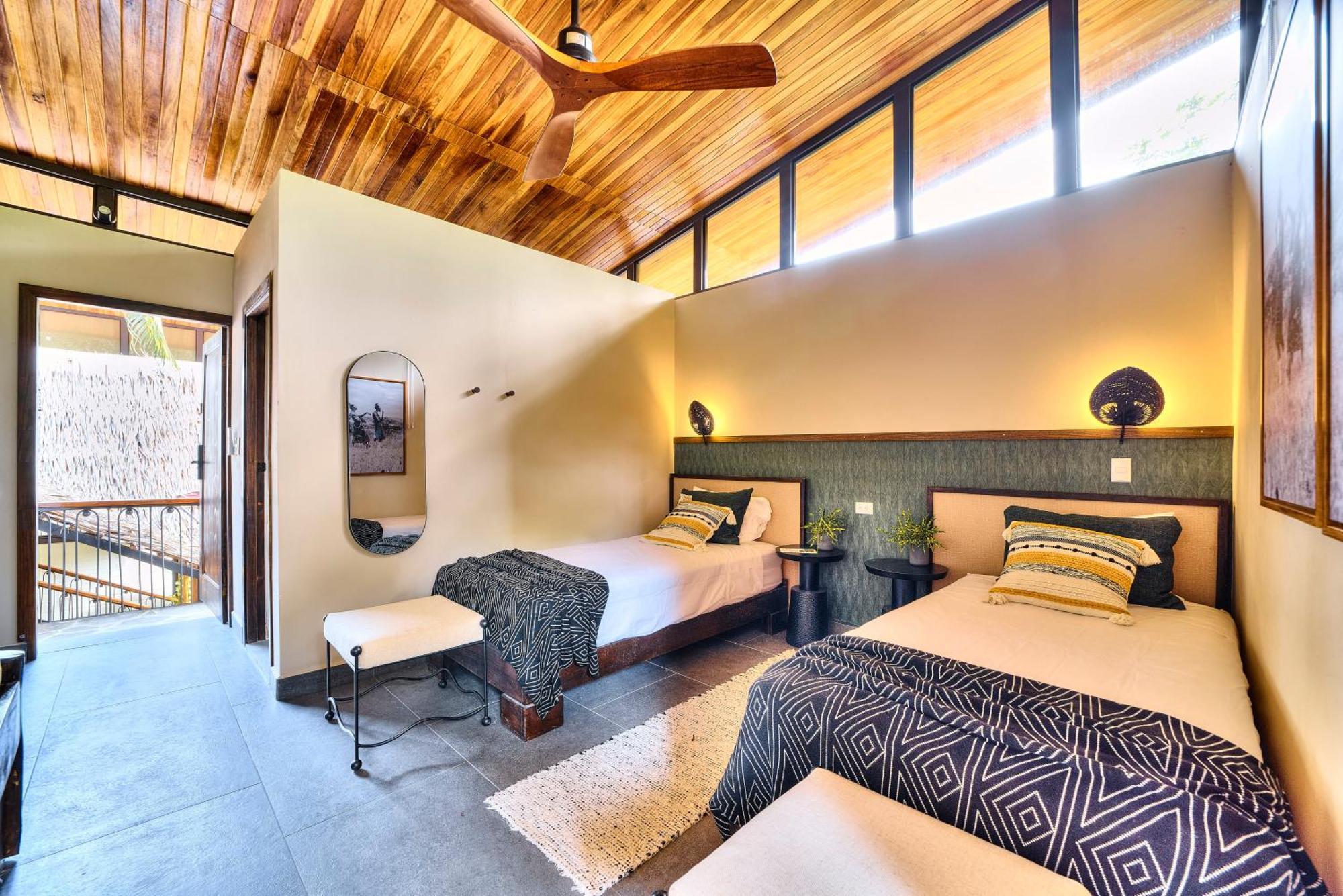 Conga Boutique Hotel Puerto Viejo de Talamanca Экстерьер фото